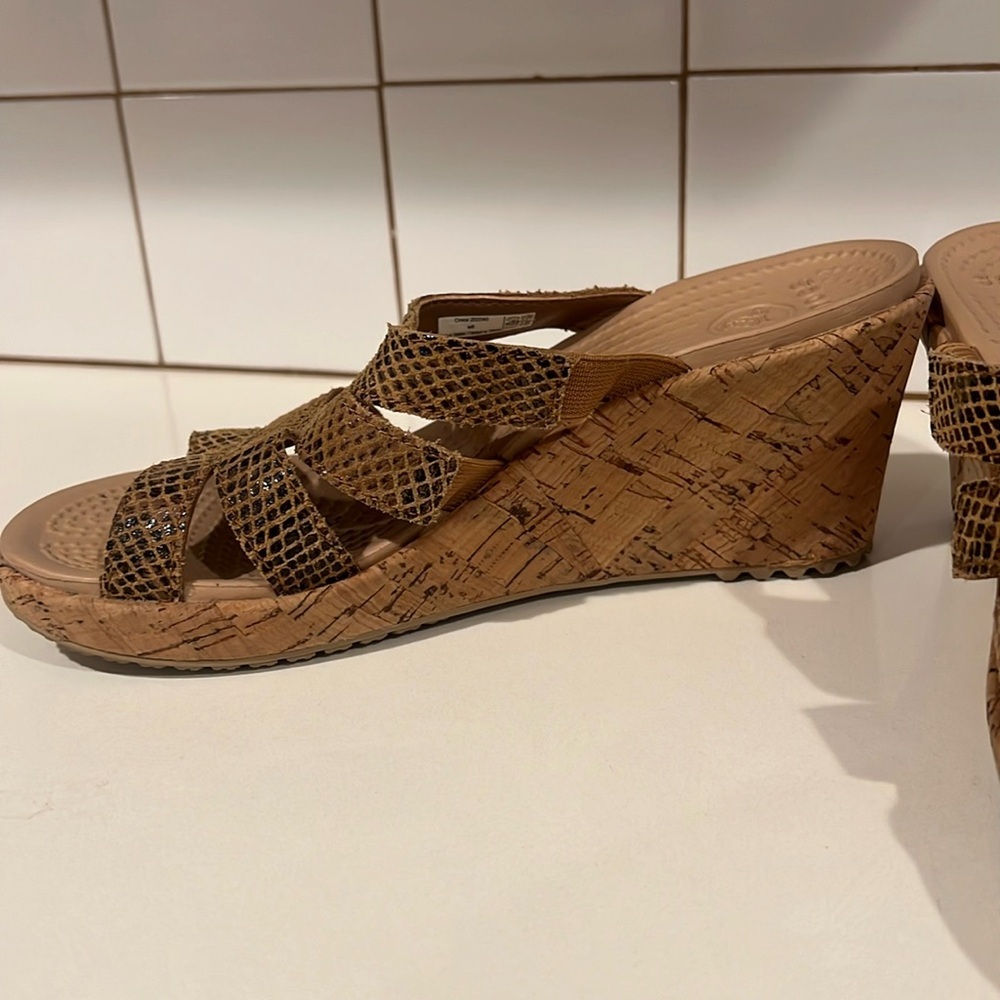 Crocs Cork Wedge Sandals Brown Blake Snake Print Strappy Wedges Size 6 worn once - Picture 2 of 6